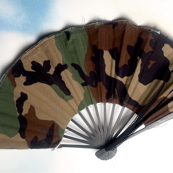 One of a Kind army fatigue folding fan - Picture 2 of 4